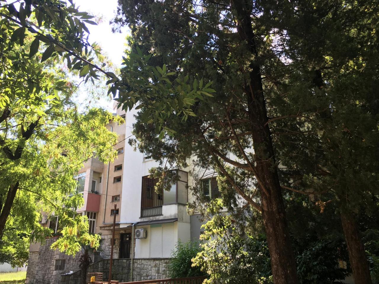 Apartments Valentina - Free Parking Mostar Bagian luar foto