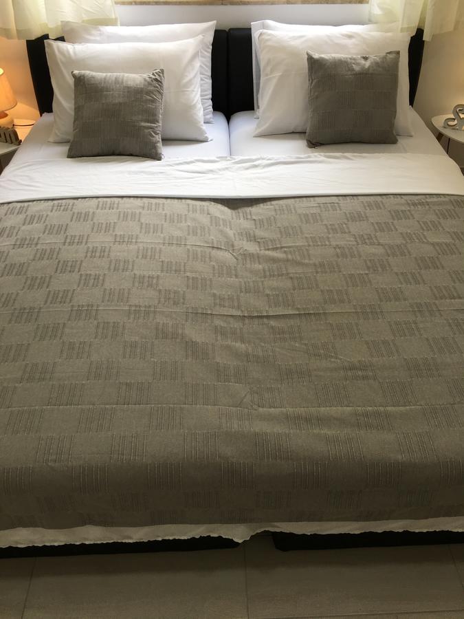 Apartments Valentina - Free Parking Mostar Bagian luar foto