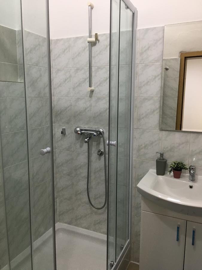 Apartments Valentina - Free Parking Mostar Bagian luar foto