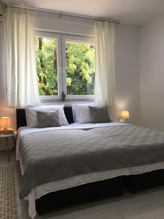 Apartments Valentina - Free Parking Mostar Bagian luar foto