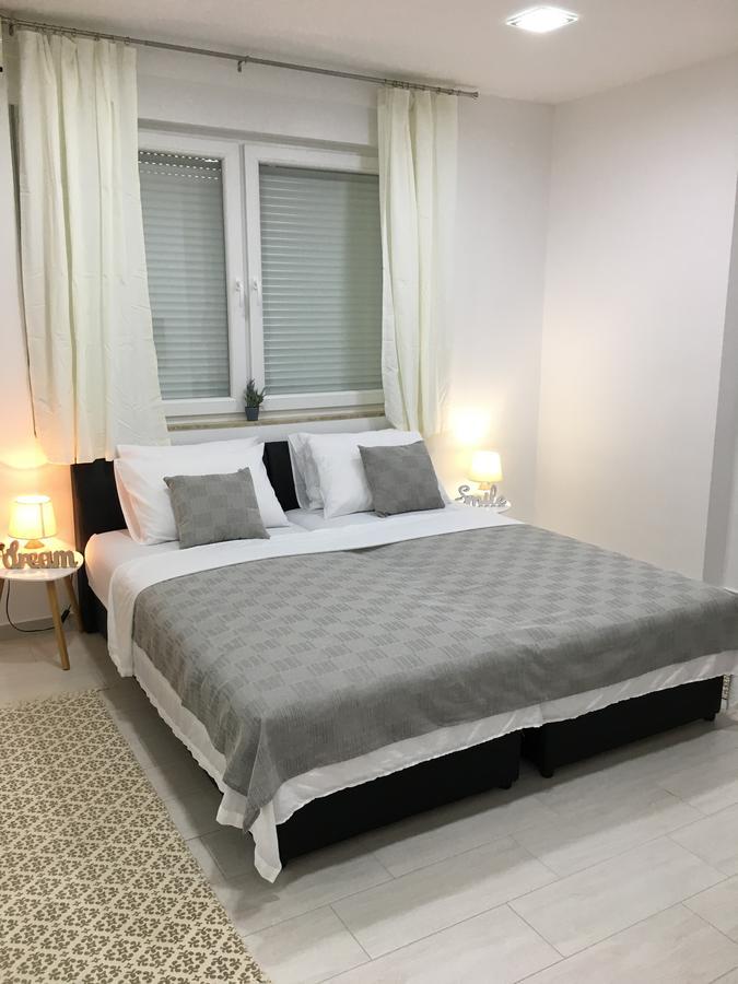 Apartments Valentina - Free Parking Mostar Bagian luar foto